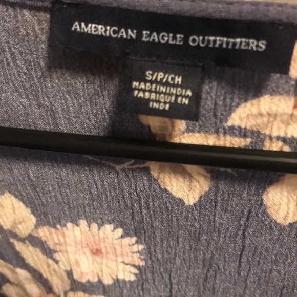 American Eagle Floral Blouse - Picture 3 of 3
